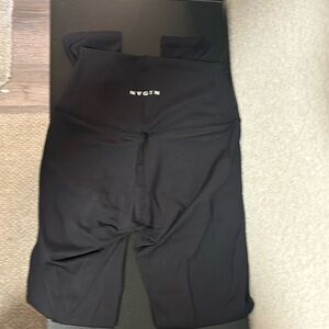 NVGTN black signature 2.0 leggings
